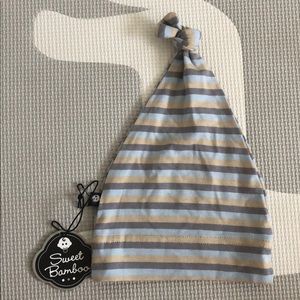 Sweet bamboo Footie onesie with NWT knot hat